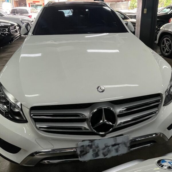 2017 MBenz GLC300