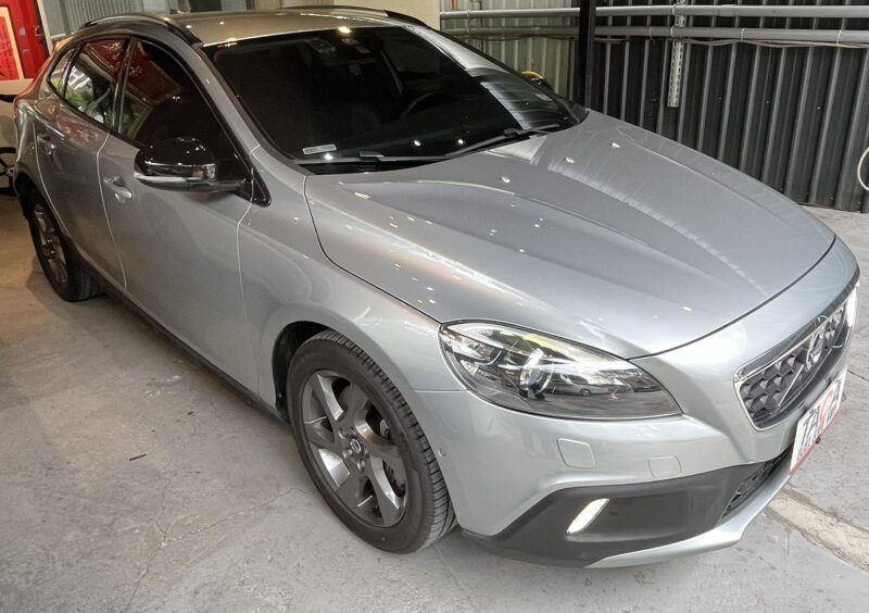 2014 Volvo V40 D4 Cross Country：圖片 2