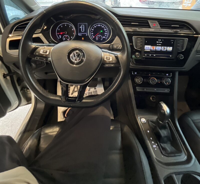 2016 Volkswagen Touran 280tsi CL家庭號七人座休旅車：圖片 7