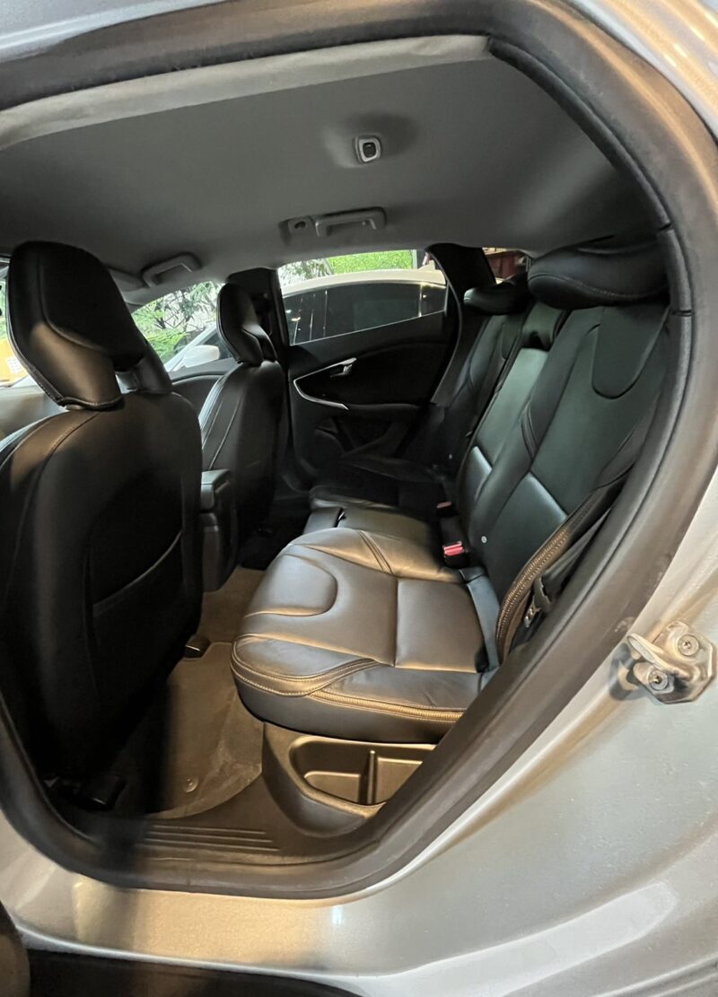 2014 Volvo V40 D4 Cross Country：圖片 8