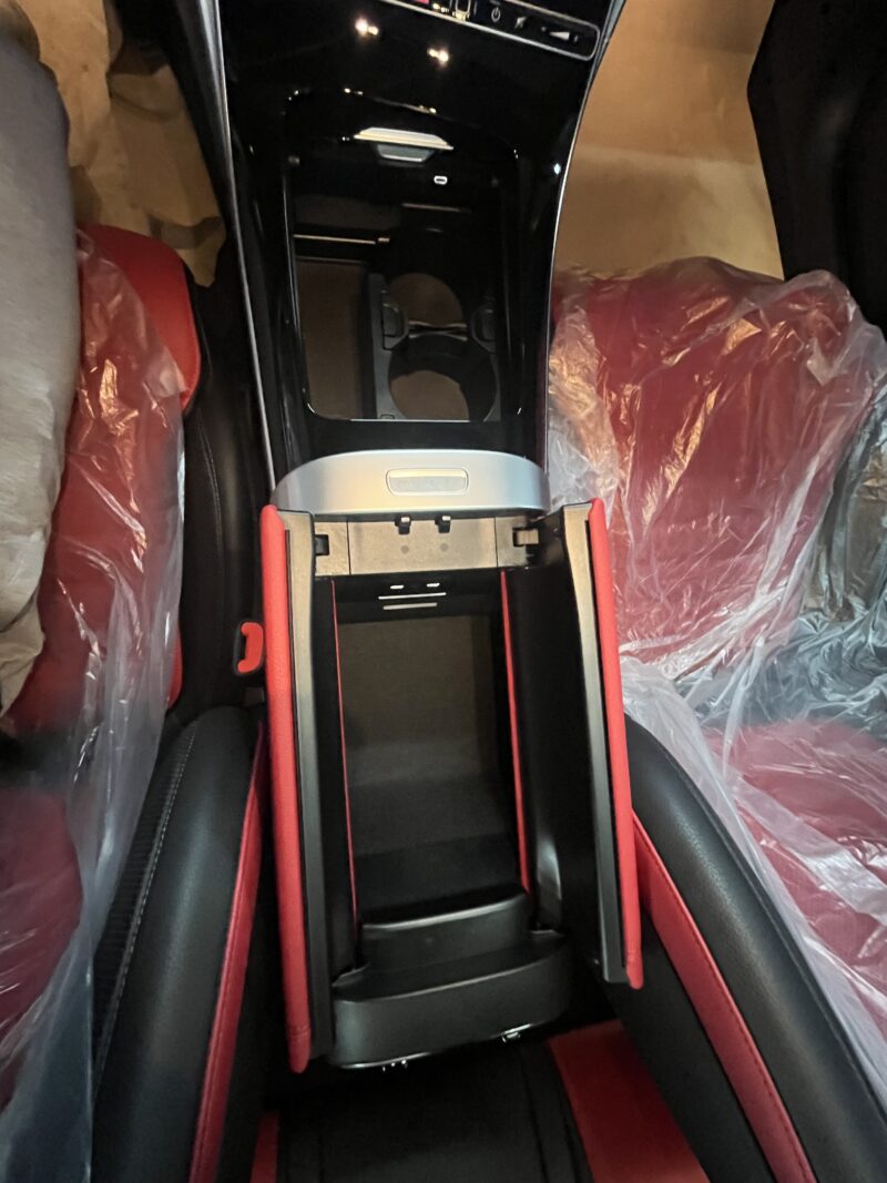 2023 Benz C300 里程2萬 開價240萬：圖片 11