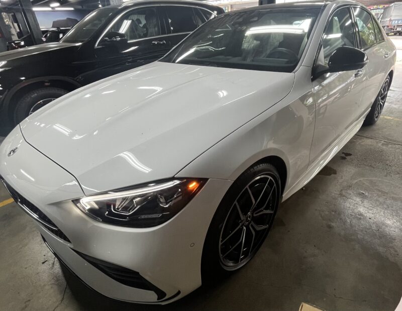 2023 Benz C300 里程2萬 開價240萬：圖片 3