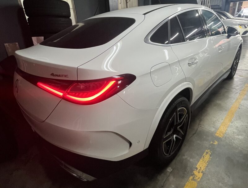 2024 Benz GLC300 CP 里程110Km 開價320萬：圖片 5