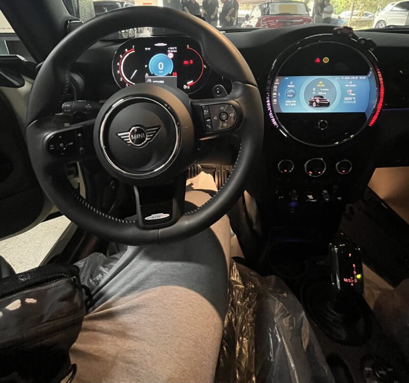 2022 Mini Cooper JCW 里程2.8萬 開價185萬：圖片 9