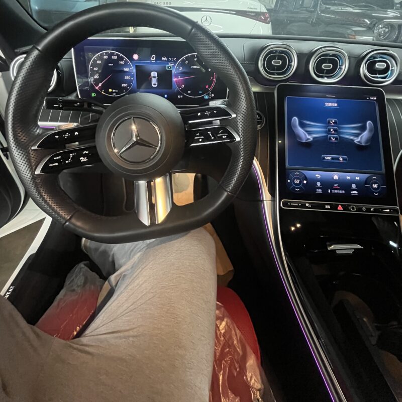 2023 Benz C300 里程2萬 開價240萬：圖片 10