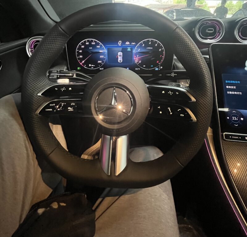 2024 Benz GLC300 CP 里程110Km 開價320萬：圖片 10